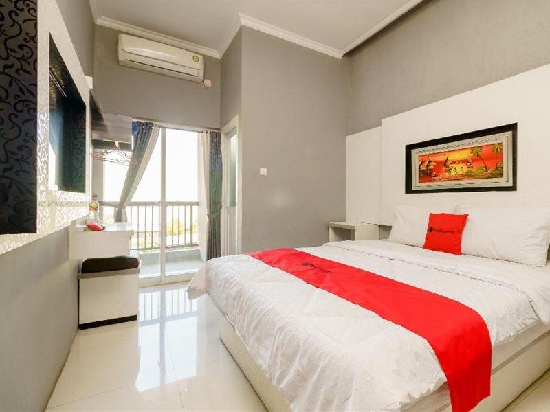 เรดดอร์ซ รีสอร์ต พรีเมียม แอท ซังกัน ฮูริป กูนิงัน Hotel คุนิงงาน ภายนอก รูปภาพ
