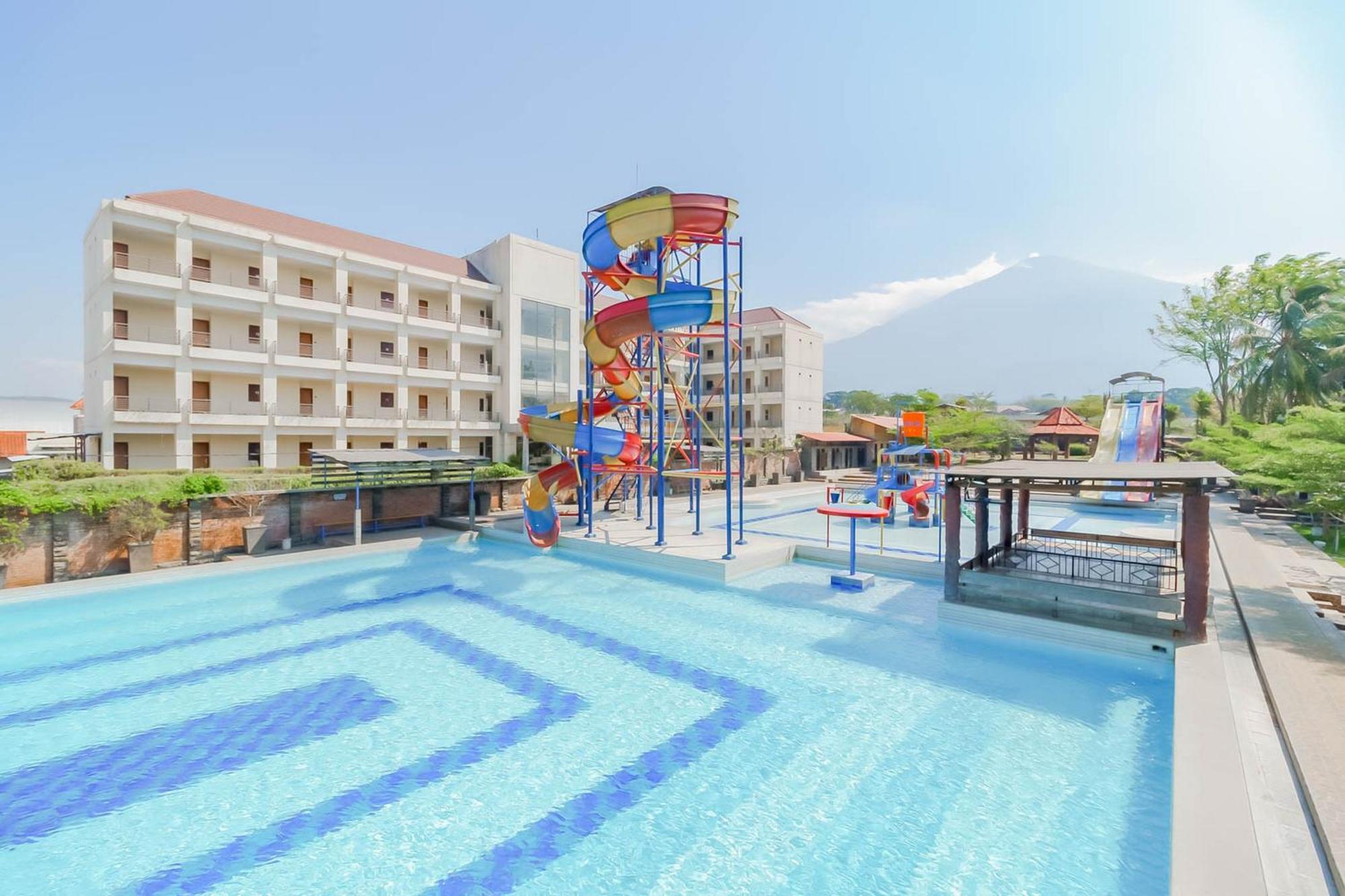 เรดดอร์ซ รีสอร์ต พรีเมียม แอท ซังกัน ฮูริป กูนิงัน Hotel คุนิงงาน ภายนอก รูปภาพ