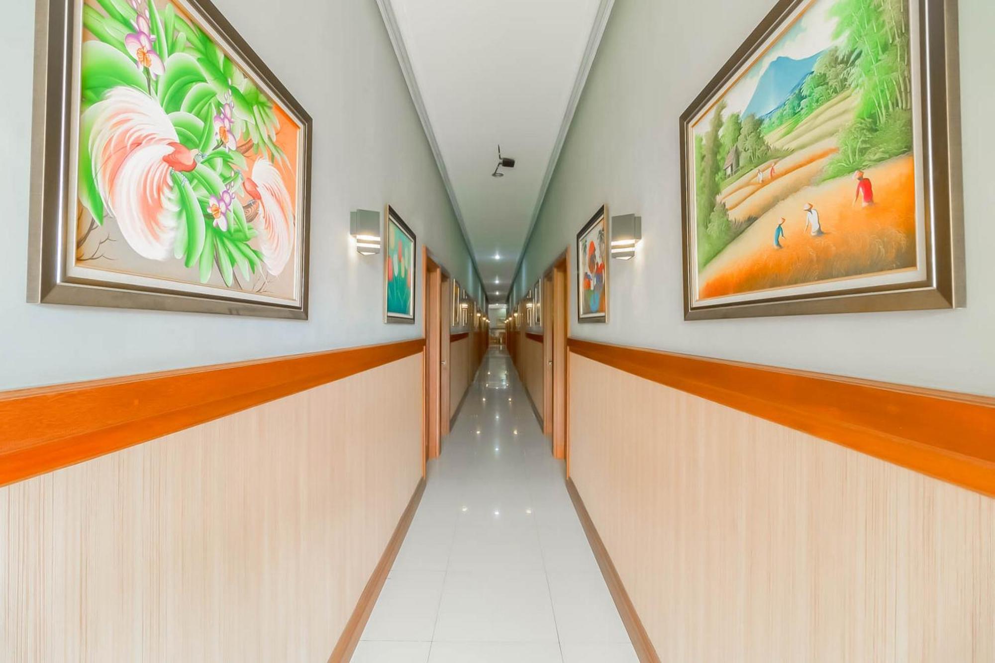 เรดดอร์ซ รีสอร์ต พรีเมียม แอท ซังกัน ฮูริป กูนิงัน Hotel คุนิงงาน ภายนอก รูปภาพ