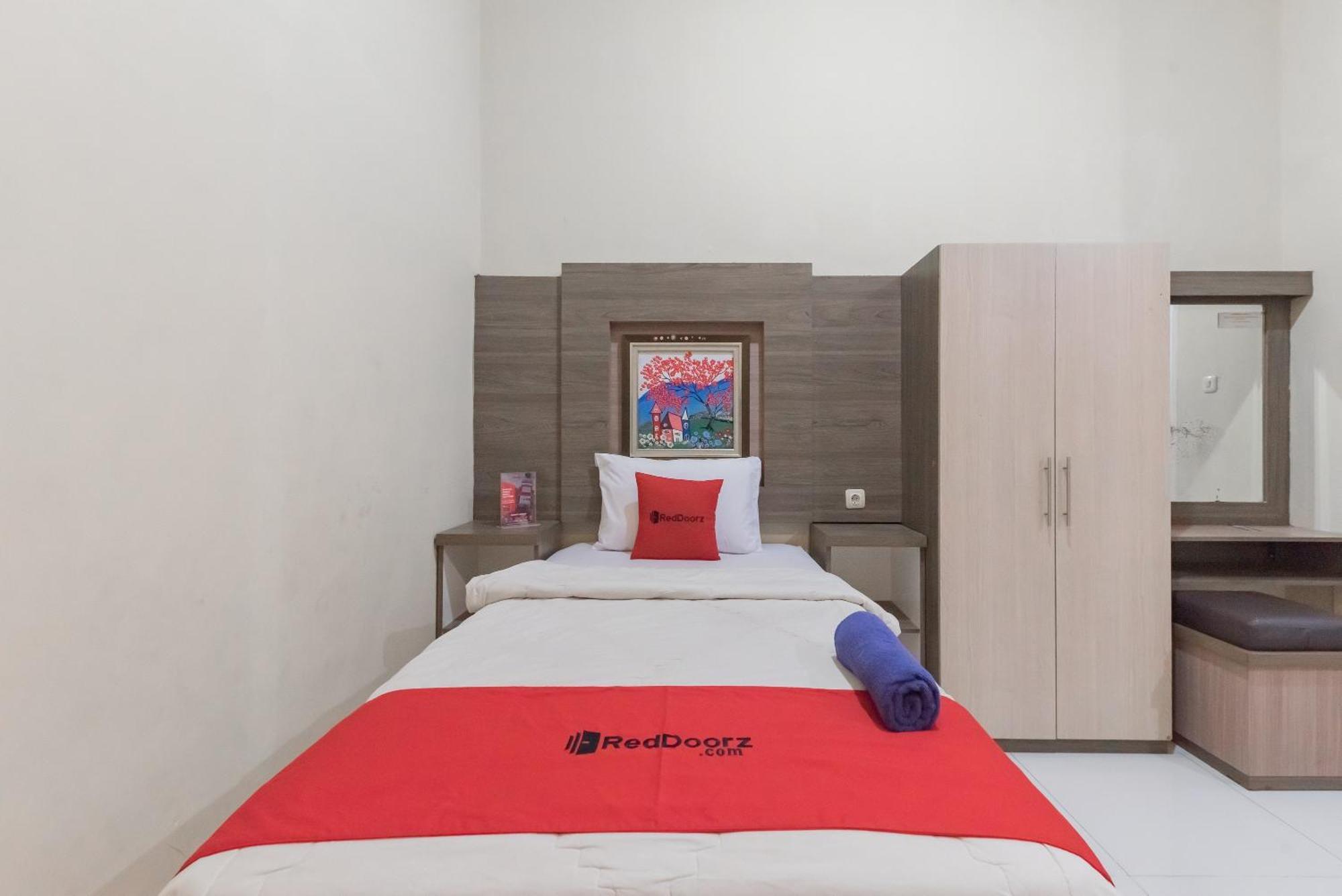 เรดดอร์ซ รีสอร์ต พรีเมียม แอท ซังกัน ฮูริป กูนิงัน Hotel คุนิงงาน ภายนอก รูปภาพ