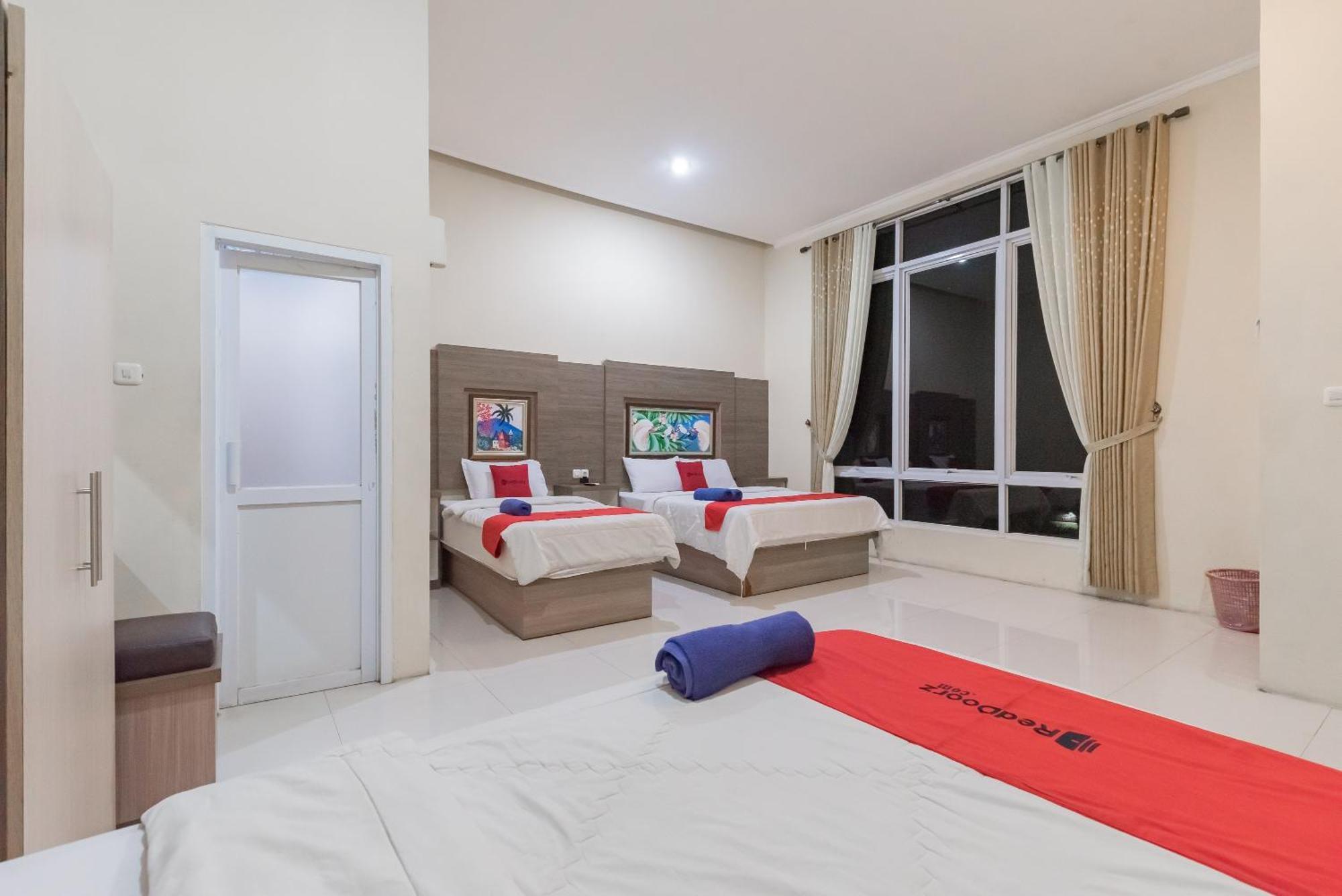 เรดดอร์ซ รีสอร์ต พรีเมียม แอท ซังกัน ฮูริป กูนิงัน Hotel คุนิงงาน ภายนอก รูปภาพ