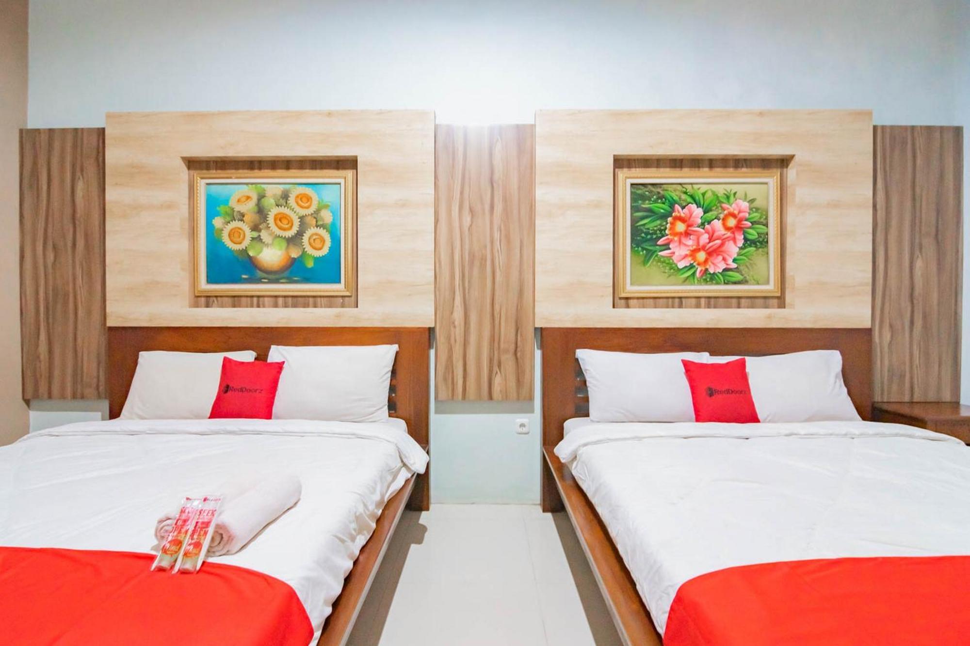 เรดดอร์ซ รีสอร์ต พรีเมียม แอท ซังกัน ฮูริป กูนิงัน Hotel คุนิงงาน ภายนอก รูปภาพ