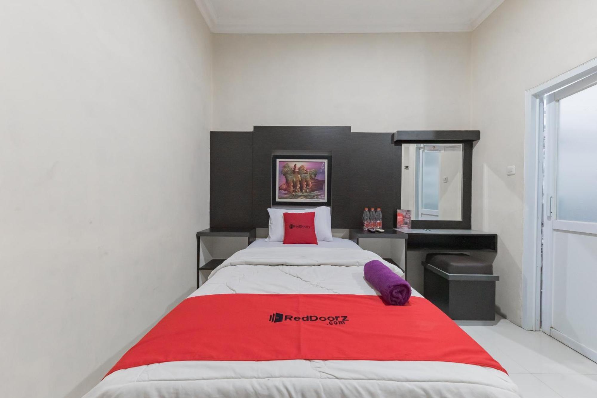 เรดดอร์ซ รีสอร์ต พรีเมียม แอท ซังกัน ฮูริป กูนิงัน Hotel คุนิงงาน ภายนอก รูปภาพ
